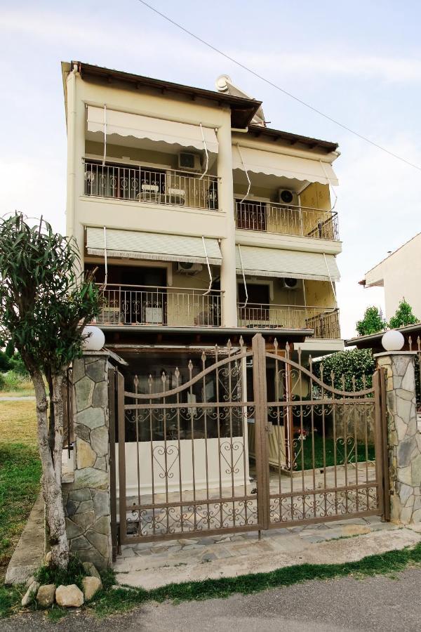 Roa Seaside Apartments Vergia Buitenkant foto